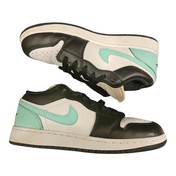 Nike Air Jordan 1 Low GS Green Glow Black White Youth Kids Size 4 Youth EUC - Picture 4 of 8